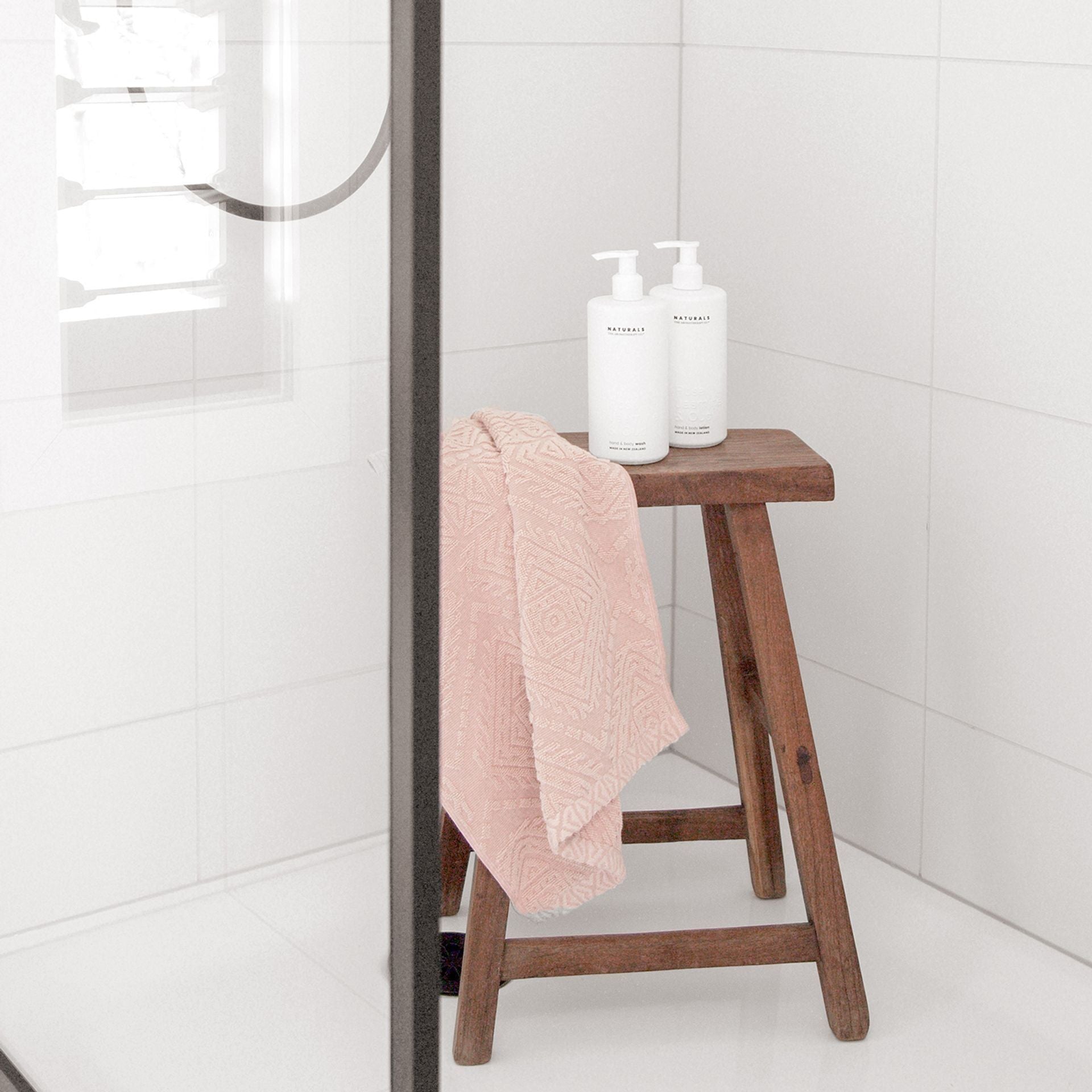 Rose Jasmine & Oud Hand & Body Wash - 400ml